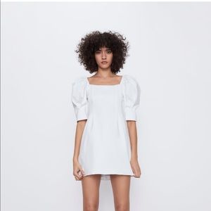 New balloon sleeve dress with tag